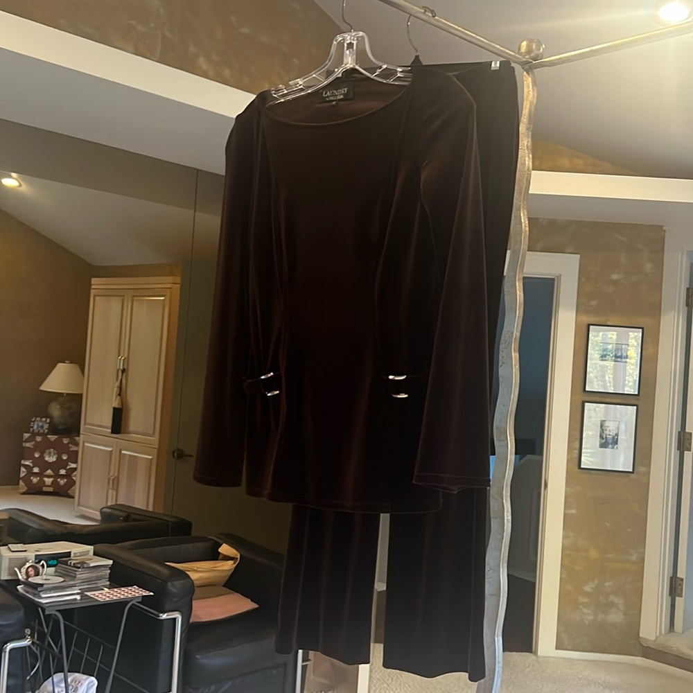 Laundry brown velvet outfit